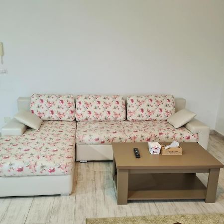 Cozy Apartment Arad Exterior photo